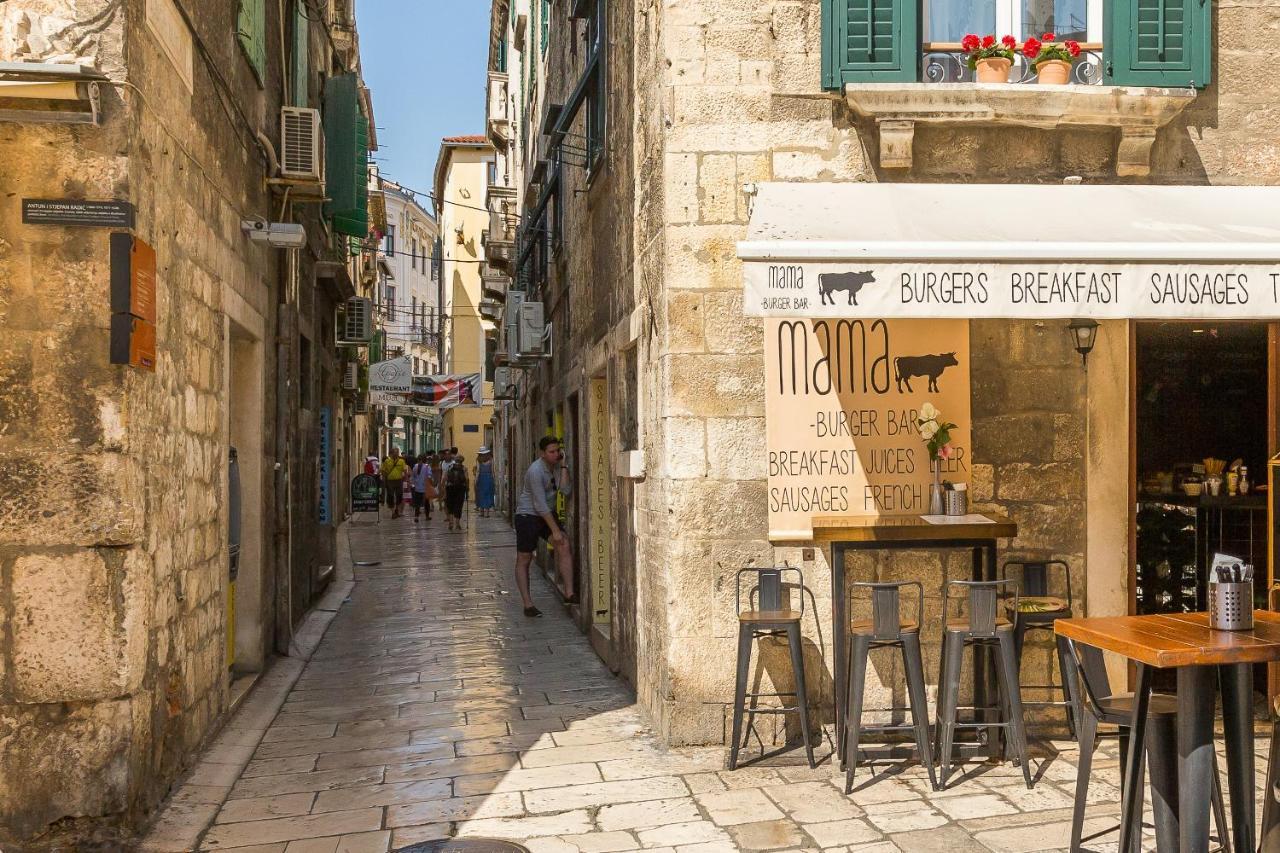 Hidden Gem In Diocletian Palace Old Town Center Split Exterior photo